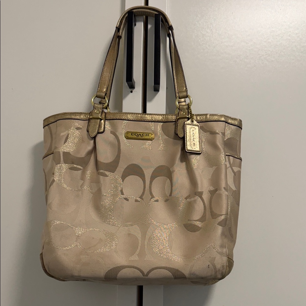 COACH vintage GOLD METALLIC
LARGE HANDBAG